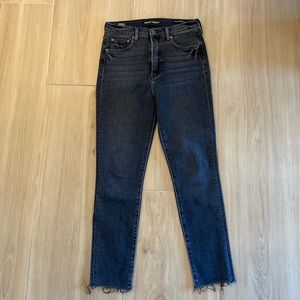 Aritzia Denim Forum - The Lola High Rise Skinny 26L black jean in size 27